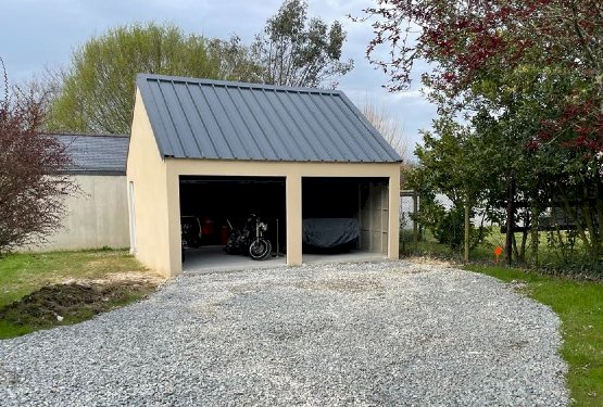 Garage en béton enduit